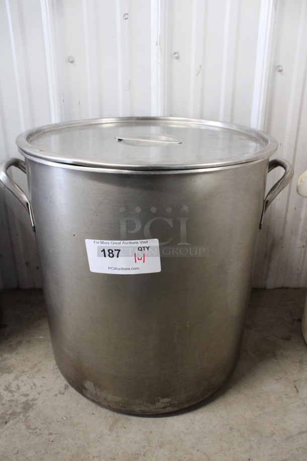 Stainless Steel Stock Pot w/ Lid. 20x17x18