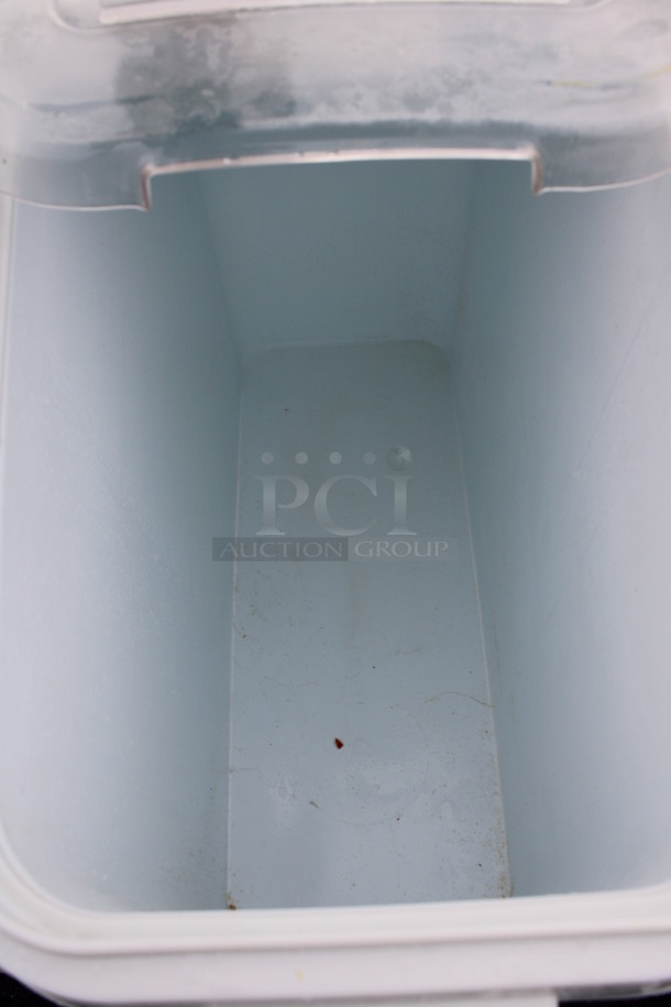 White Poly Ingredient Bin w/ Lid on Commercial Casters. 13x30x29 - Image 4 of 4