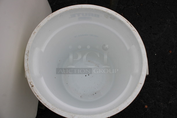 Rubbermaid Brute White Poly Trash Can. 17x16x17 - Image 2 of 3