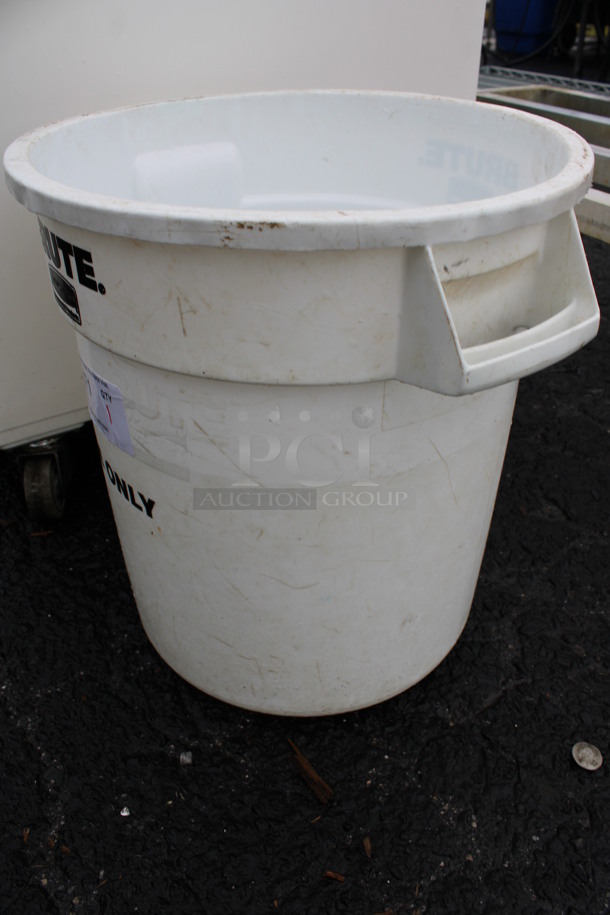 Rubbermaid Brute White Poly Trash Can. 17x16x17 - Image 3 of 3
