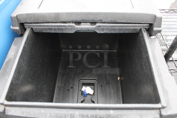 Cambro Black Poly Ice Bin on Commercial Casters. 23x32x29 - Image 4 of 5