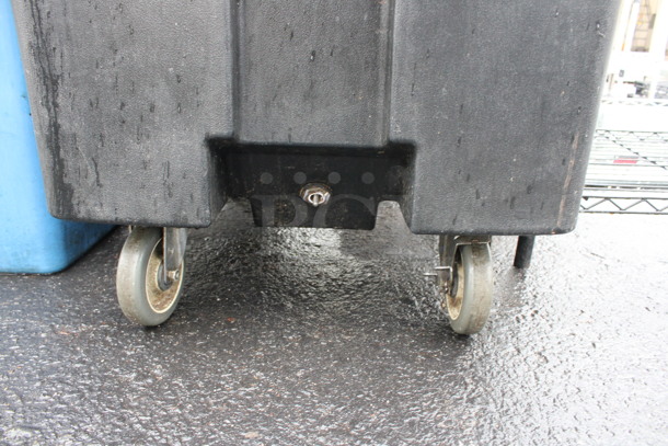 Cambro Black Poly Ice Bin on Commercial Casters. 23x32x29 - Image 5 of 5