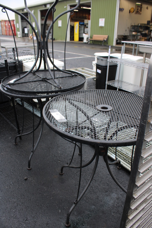 Black Mesh Metal Round Patio Table. 30x30x29 - Image 4 of 4