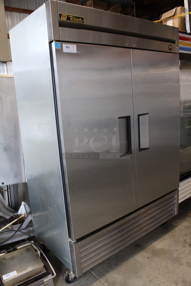 2013 True Model T-49 ENERGY STAR Metal Commercial 2 Door Reach In Cooler w/ Poly Coated Racks on Commercial Casters. 115 Volts, 1 Phase. 54x30x83.5. Tested and Working! - Image 2 of 6