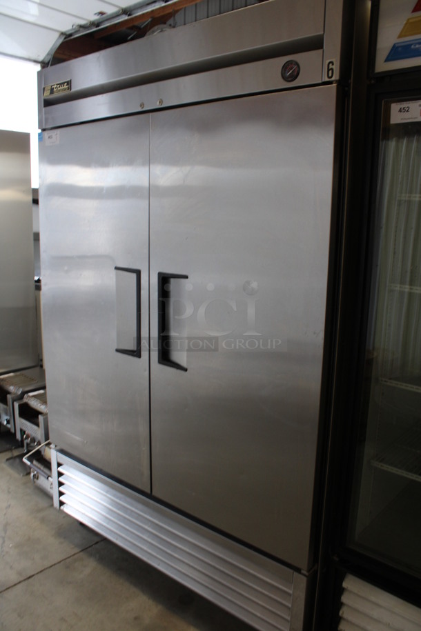 2013 True Model T-49 ENERGY STAR Metal Commercial 2 Door Reach In Cooler w/ Poly Coated Racks on Commercial Casters. 115 Volts, 1 Phase. 54x30x83.5. Tested and Working! - Image 3 of 6