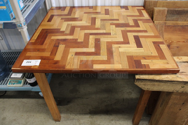 Wood Pattern Table on 4 Legs. 36x36x30