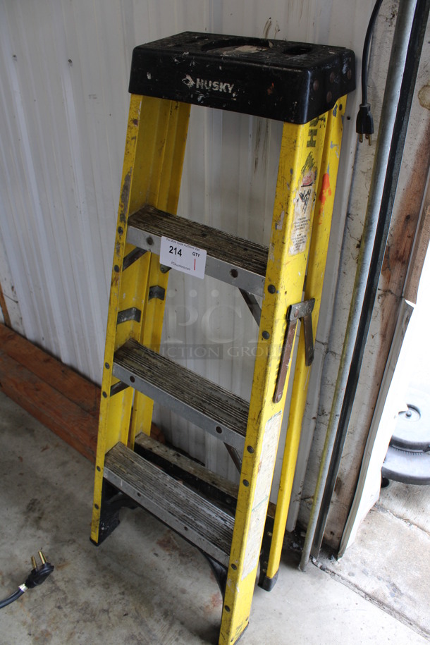 Husky 4' Metal 300 Pound Capacity Ladder