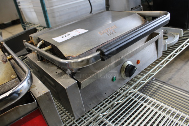 Stainless Steel Commercial Countertop Electric Panini Press. 115 Volts, 1 Phase. 17x15x7. Tested and Working! - Image 2 of 5