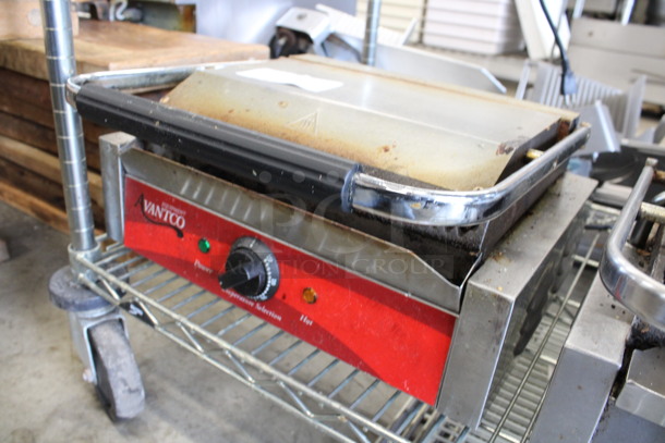 Avantco Model 177P78 Stainless Steel Commercial Countertop Electric Panini Press. 120 Volts, 1 Phase. 17x15x7.5. Tested and Working! - Image 3 of 5