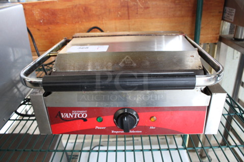 Avantco Stainless Steel Commercial Countertop Panini Press. 120 Volts, 1 Phase. 17x15x7.5. Tested and Working!