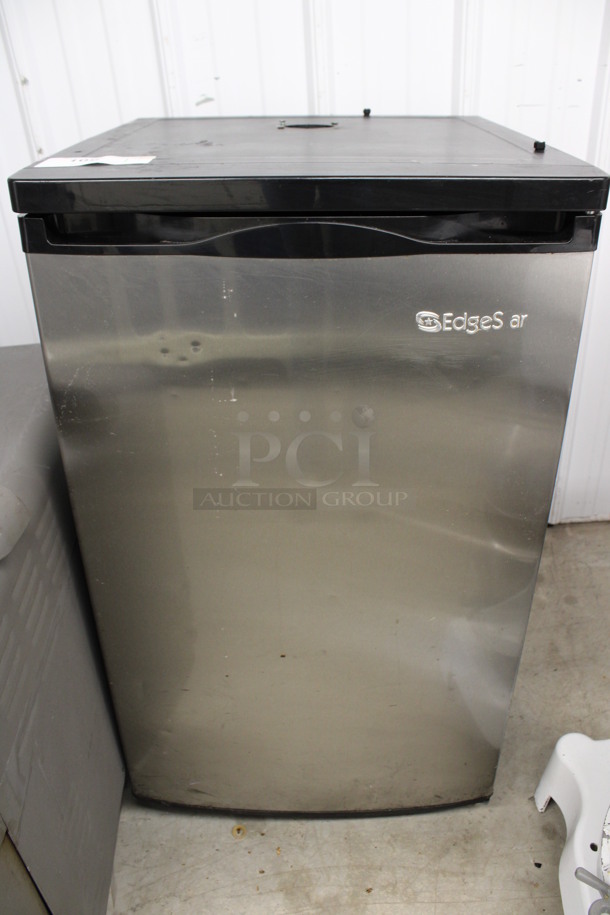 Edgestar Model KC2000SSTWINA Direct Draw Kegerator w/ Beer Tower on Commercial Casters. Missing 1 Caster. 115 Volts, 1 Phase. 20x25x36. Tested and Working! - Image 1 of 7