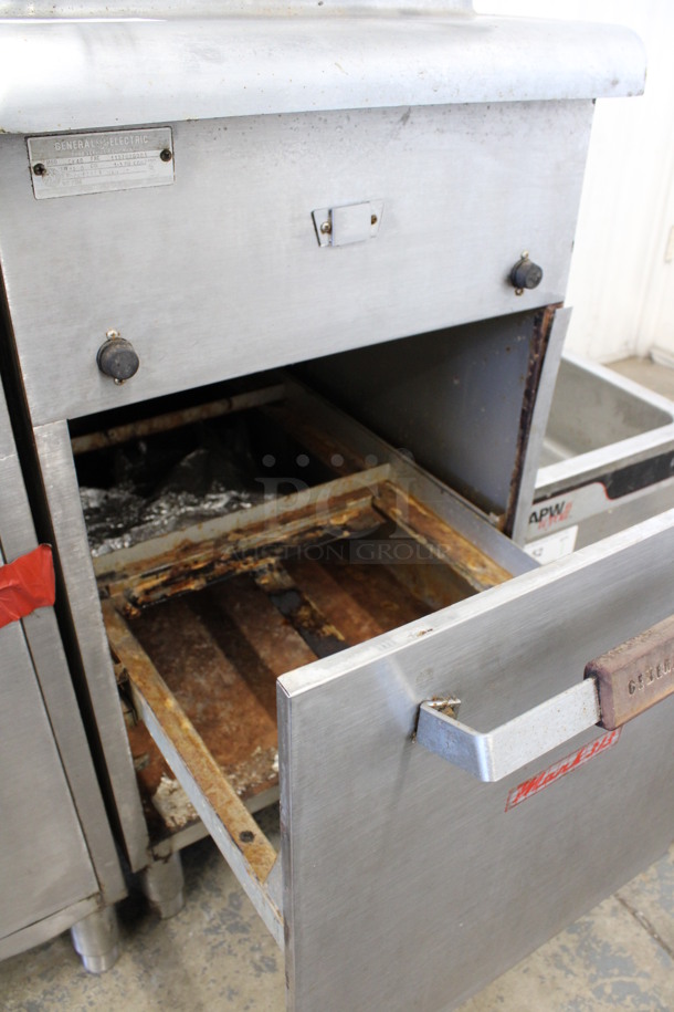 General Electric Model CK40 Stainless Steel Commercial Floor Style Electric Powered Deep Fat Fryer w/ 2 Metal Fry Baskets. 480 Volts, 1/3 Phase. 20x28x41 - Image 5 of 6