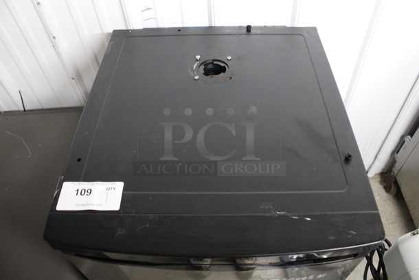 Edgestar Model KC2000SSTWINA Direct Draw Kegerator w/ Beer Tower on Commercial Casters. Missing 1 Caster. 115 Volts, 1 Phase. 20x25x36. Tested and Working! - Image 6 of 7