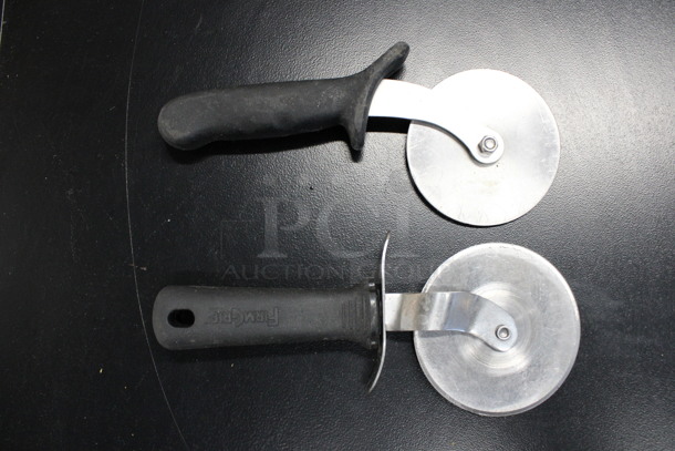 2 Sharpened Stainless Steel Pizza Cutters. 9.5x1x4. 2 Times Your Bid! - Image 4 of 4