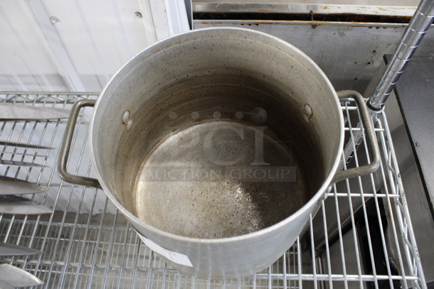 Metal Stock Pot. 13.5x10x8 - Image 2 of 3