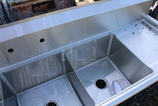 BRAND NEW SCRATCH AND DENT! Mix Rite Model MRSA-3-D Stainless Steel Commercial 3 Bay Sink w/ Dual Drainboards. Comes w/ Legs and Drains. 90x24x45. Bays 18x18x11. Drainboards 16x20x2 - Image 4 of 8