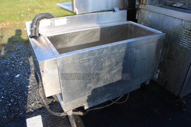 Stainless Steel Commercial Ice Bin w/ Cold Plate and Back Splash. 39x21x34 - Image 4 of 4