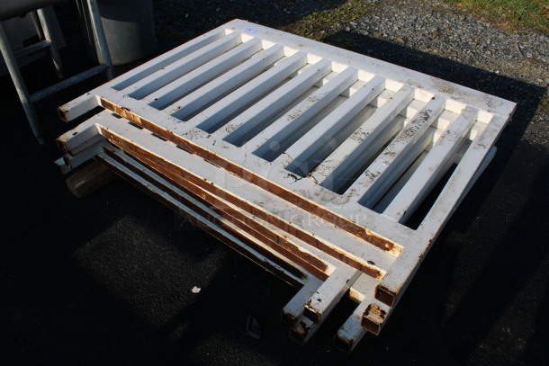 ALL ONE MONEY! Lot of 6 White Cast Iron Fence Pieces and 7 Metal Stands. 57x2x43, 16x16x8, 8x16x8 - Image 3 of 8