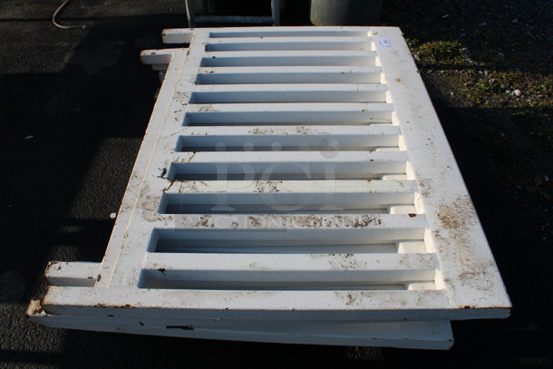 ALL ONE MONEY! Lot of 6 White Cast Iron Fence Pieces and 7 Metal Stands. 57x2x43, 16x16x8, 8x16x8 - Image 4 of 8