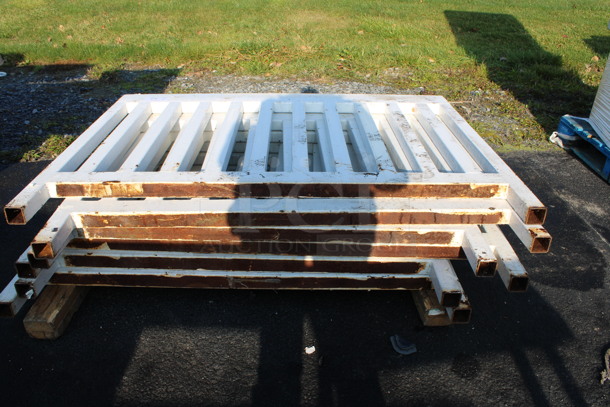 ALL ONE MONEY! Lot of 6 White Cast Iron Fence Pieces and 7 Metal Stands. 57x2x43, 16x16x8, 8x16x8 - Image 6 of 8