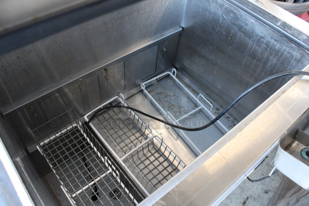 Nelson Stainless Steel Commercial Ice Cream Dipping Cabinet Merchandiser w/ Dipwell on Commercial Casters. 115 Volts, 1 Phase. 37x34x55. Tested and Working! - Image 4 of 5