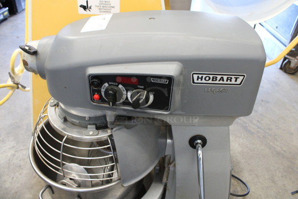 Hobart Legacy Model HL200 Metal Commercial Countertop 20 Quart Planetary Mixer w/ Stainless Steel Mixing Bowl, Bowl Guard, Whisk and Dough Hook Attachments. 100-120 Volts, 1 Phase. 16x21x29. Tested and Working! - Image 3 of 6