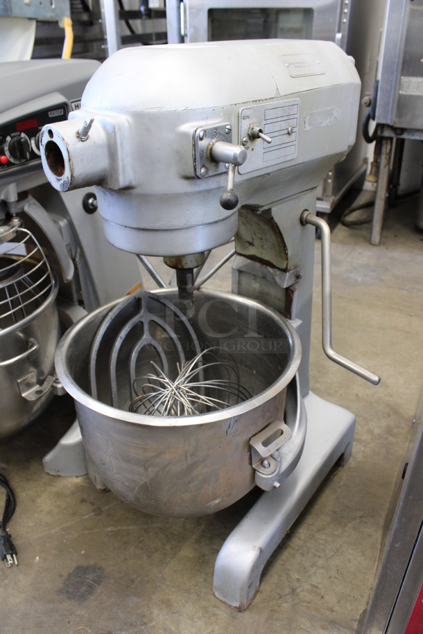 Hobart Model A200 Metal Commercial Countertop 20 Quart Planetary Mixer w/ Stainless Steel Mixing Bowl, Whisk and Paddle Attachments. 115 Volts, 1 Phase. 16x22x31. Tested and Working!