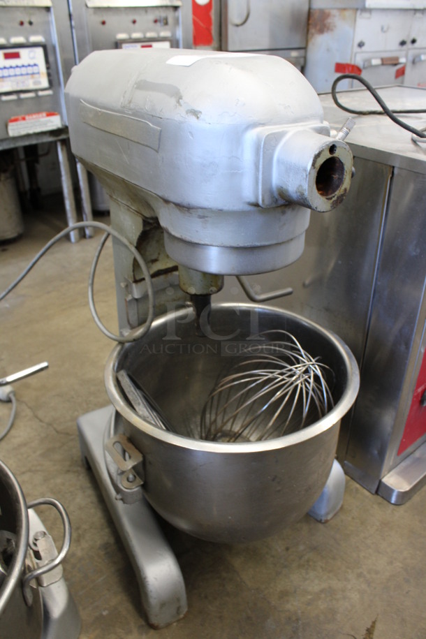 Hobart Model A200 Metal Commercial Countertop 20 Quart Planetary Mixer w/ Stainless Steel Mixing Bowl, Whisk and Paddle Attachments. 115 Volts, 1 Phase. 16x22x31. Tested and Working! - Image 4 of 6