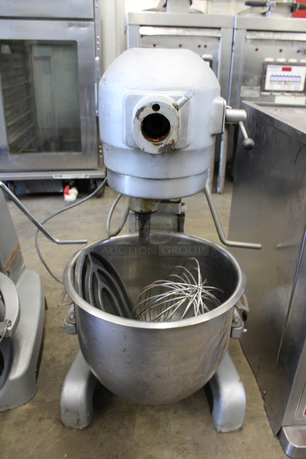 Hobart Model A200 Metal Commercial Countertop 20 Quart Planetary Mixer w/ Stainless Steel Mixing Bowl, Whisk and Paddle Attachments. 115 Volts, 1 Phase. 16x22x31. Tested and Working! - Image 5 of 6