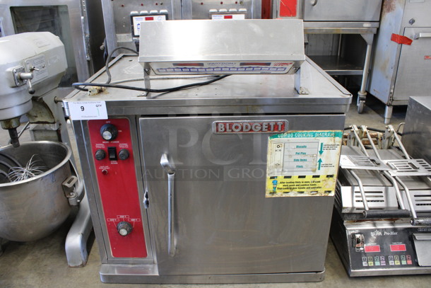 Blodgett Stainless Steel Commercial Electric Powered Half Size Convection Oven w/ Solid Door, Metal Oven Racks and Fastimer Timer. 208-230 Volts. 30.5x25.5x32
