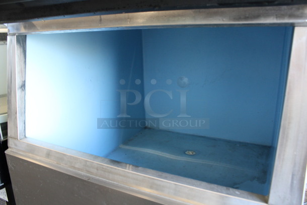 Ice O Matic Model ICE1006HA5 Stainless Steel Commercial Air Cooled Ice Machine Head on Hoshizaki Model B-250PF Stainless Steel Ice Bin. 208-230 Volts, 1 Phase. 30x34x59 - Image 3 of 8
