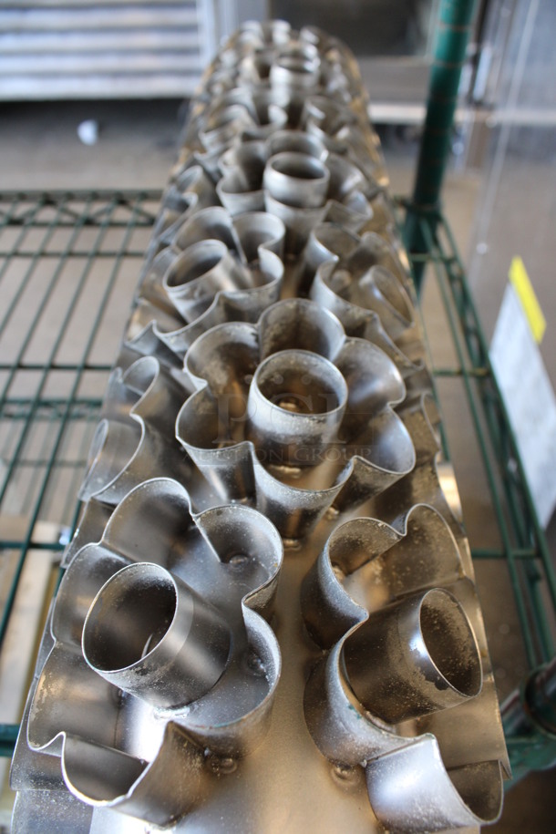 Rondo Stainless Steel Flower Shaped Donut Dough Rolling Pin. Goes GREAT w/ Item #5! 32x6x6 - Image 3 of 5