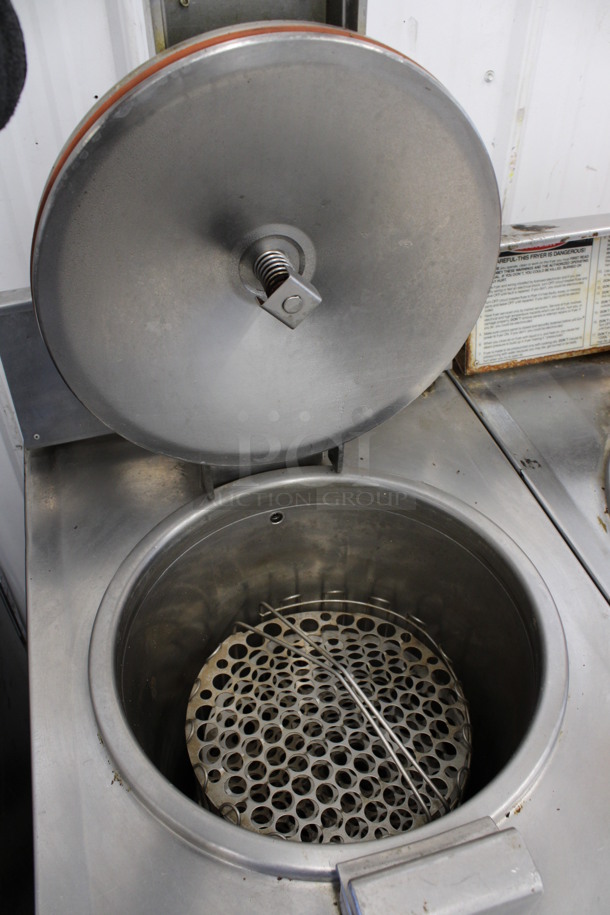 Winston Model FCR620101SJ Stainless Steel Commercial Electric Powered Pressure Fryer. 208 Volts, 3 Phase. 20x28x47 - Image 8 of 9