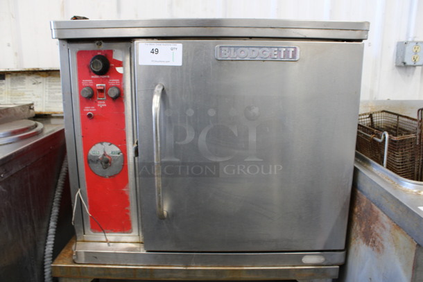 Blodgett Stainless Steel Commercial Electric Powered Half Size Convection Oven w/ Solid Door and Metal Oven Racks on Commercial Casters. 208-220 Volts, 1 Phase. 30x26x50.5 - Image 3 of 7