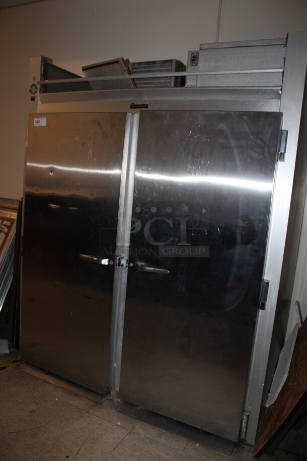 Traulsen Model GRI-2-32 LUT Stainless Steel Commercial 2 Door Cooler/Freezer. 115 Volts. 1 Phase. 70x34x84