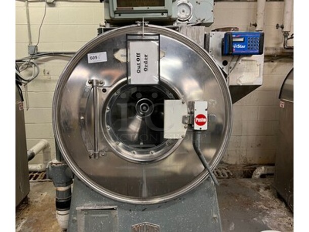 Milnor Model 36026QW 75lb Capacity Industrial Washer! 45x60x80. BUYER MUST REMOVE! ITEM WILL NEED TO BE DISASSEMBLED!