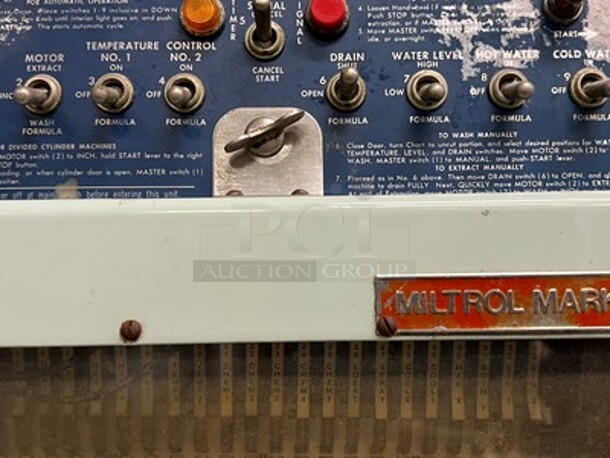 Milnor Model 36026QW 75lb Capacity Industrial Washer! 45x60x80. BUYER MUST REMOVE! ITEM WILL NEED TO BE DISASSEMBLED! - Image 3 of 6