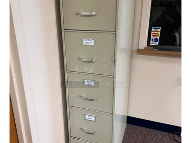 5 Drawer Filing Cabinet!