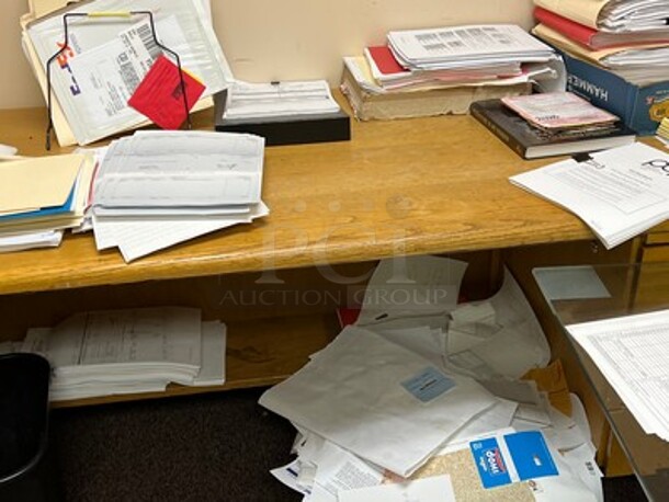 Contents in Entire Room! Lot Includes Office Chair, Glass Top Desk, Phone, HP Monitor, Keyboard, Wooden Desk, and Tons of Office Supplies on Wooden Shelf! BUYER MUST REMOVE! Winning Bidder Can Take What They Want From Lot! - Image 3 of 11