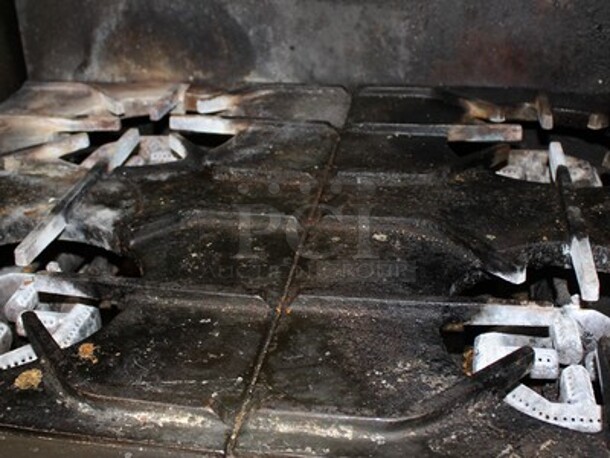 US Range Stainless Steel Commercial 4 Burner Range With Lower Oven. Working Before Business Closed! 32x36x60. - Image 2 of 5