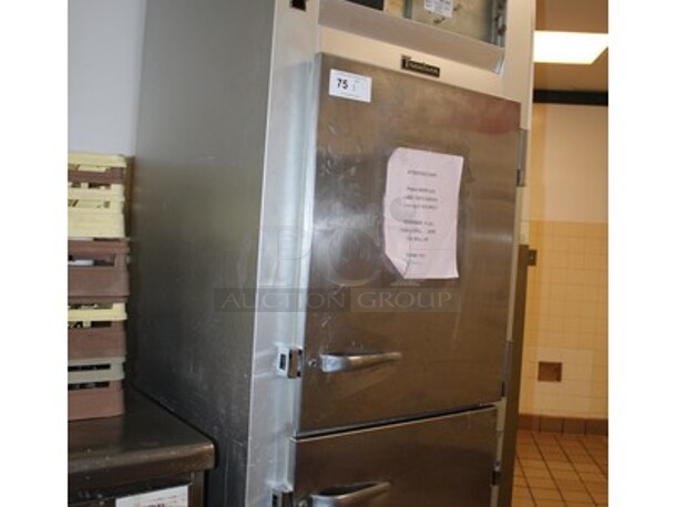 Traulsen Model GNT-1-32 Stainless Steel Commercial Refrigerator/Freezer on Commercial Casters. 115V. 1 Phase. 31x33x30  - Image 4 of 5