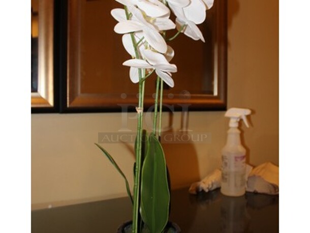 Decorative Fake Flower in Vase. 4.5x4.5x25