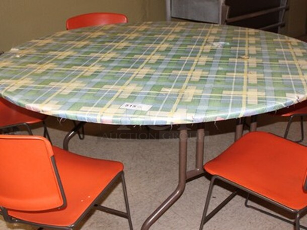 Round Folding Table With 5 Chairs and Table Cover! Table is 65x65x29