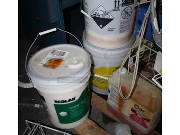 ALL ONE MONEY! Cuisinart Single Serve Coffee Machines, Heavy Duty Bathroom Cleaner, Fabric Softener and More! Winning Bidder Can Take What They Want From Lot! - Image 7 of 9