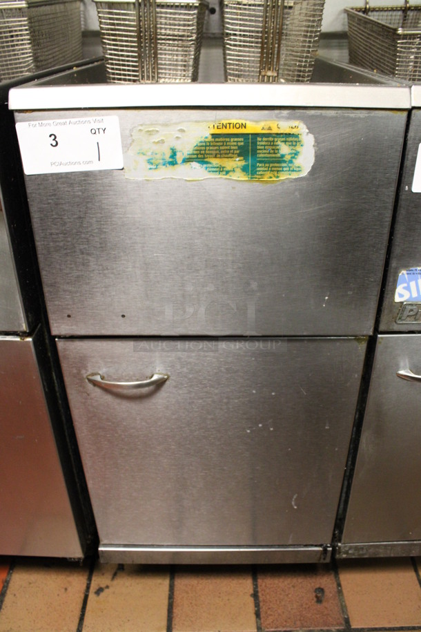 Pitco Frialator Model 45C+S Stainless Steel Commercial Floor Style Natural Gas Powered Deep Fat Fryer w/ 2 Metal Fry Baskets. 122,000 BTU. 15x30x46. (kitchen) - Image 5 of 7