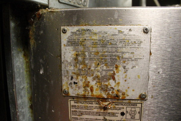 Pitco Frialator Model 45C+S Stainless Steel Commercial Floor Style Natural Gas Powered Deep Fat Fryer w/ 2 Metal Fry Baskets. 122,000 BTU. 15x30x46. (kitchen) - Image 7 of 7