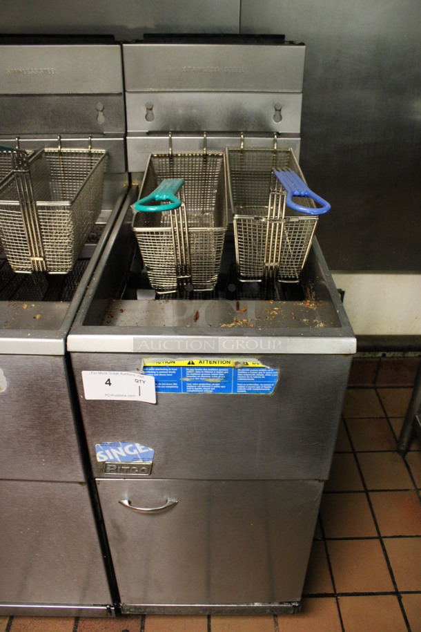 Pitco Frialator Stainless Steel Commercial Floor Style Natural Gas Powered Deep Fat Fryer w/ 2 Metal Fry Baskets. 122,000 BTU. 15x30x46. (kitchen)