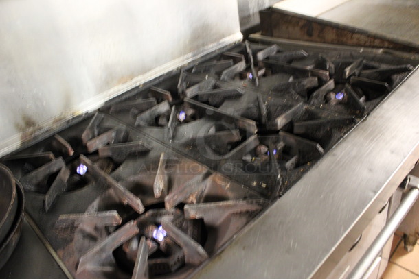 US Range Model SX-B-26 Stainless Steel Commercial Natural Gas Powered 6 Burner Range w/ Oven and Cheese Melter on Commercial Casters. 36x33x73. (kitchen) - Image 5 of 10