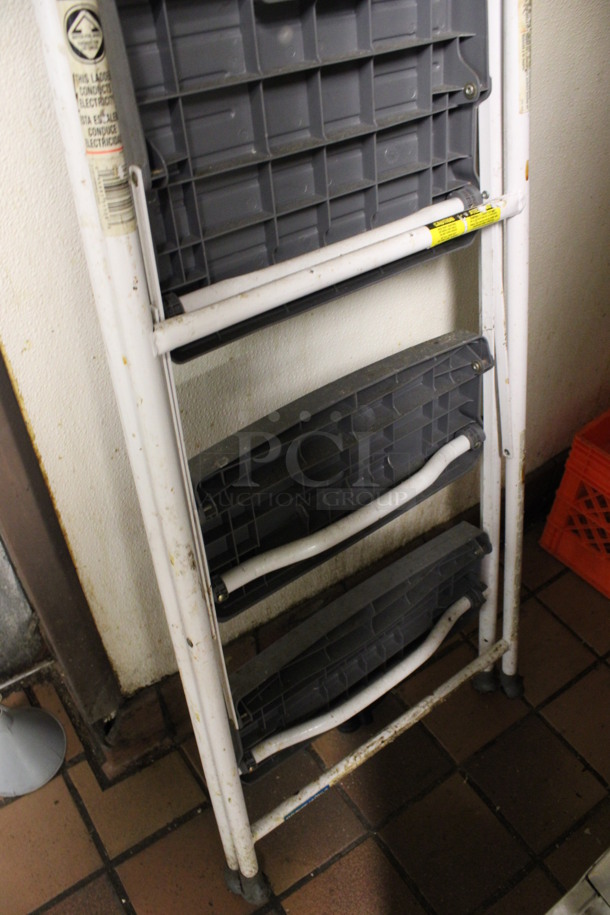 White Metal 3 Step Ladder. 16x2x51. (kitchen) - Image 3 of 3