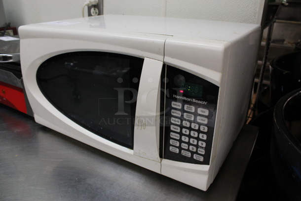 Hamilton Beach Countertop Microwave Oven w/ Plate. 19x13x11. (kitchen) - Image 3 of 5